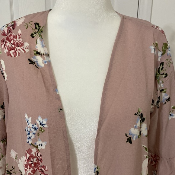 Blush Floral Kimono - Picture 2 of 9